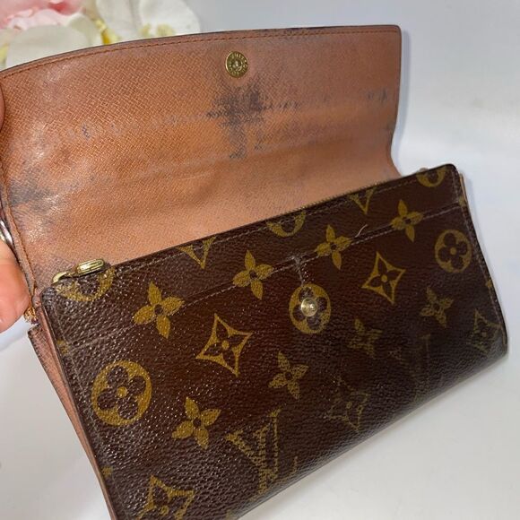 Authentic Louis Vuitton Monogram Sarah Wallet - Picture 9 of 14